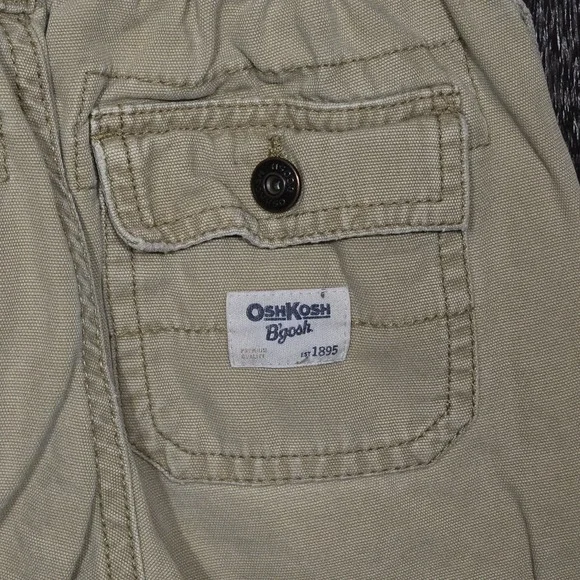 Oshkosh B'gosh Tan Cargo‎ Shorts 5T - Picture 3 of 6